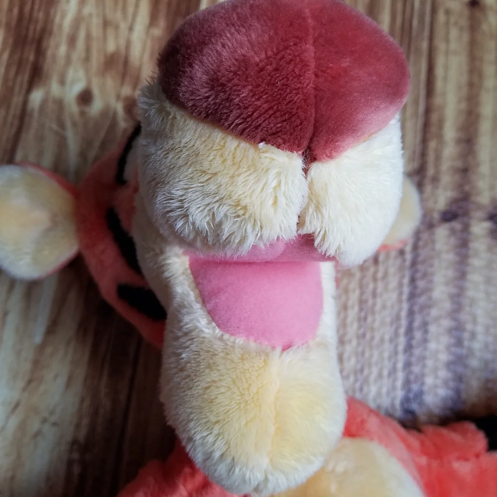Disney Store Tigger Plush Tiger Winnie The Pooh 17 Inch Stuffed Animal